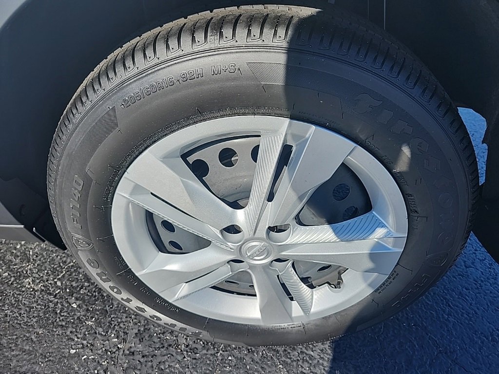 Used 2025 Nissan Kicks Play S image 12