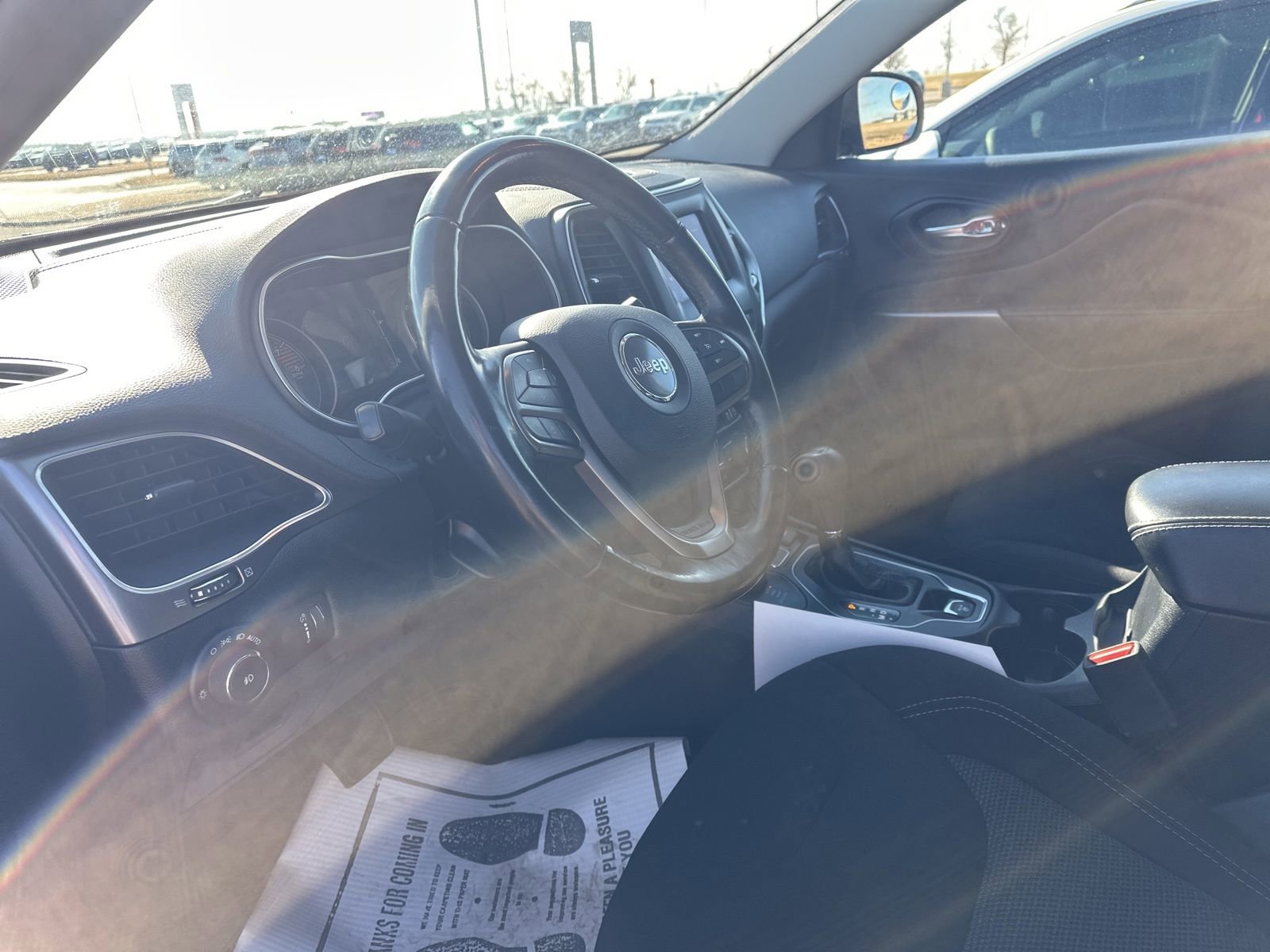 Used 2019 Jeep Cherokee Latitude w/ Cold Weather Group image 13