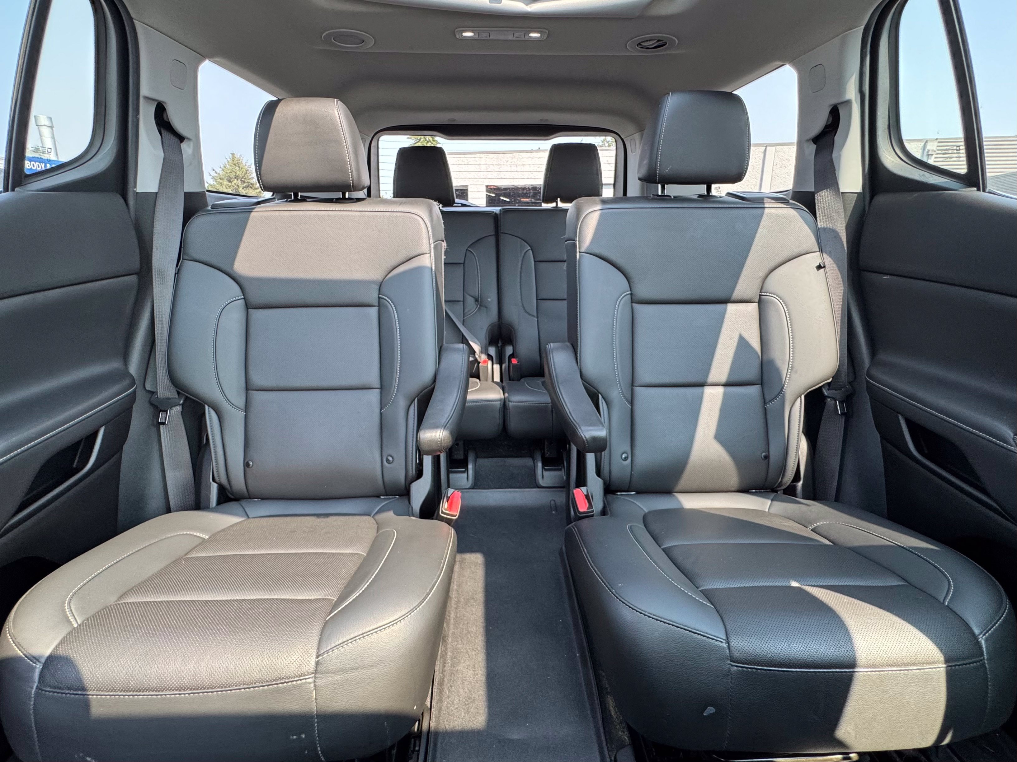 Used 2022 GMC Acadia SLT w/ Technology Package AWD/4WD image 34