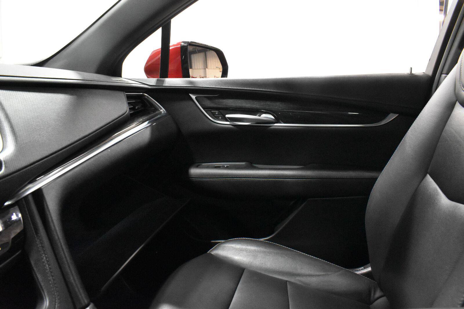 Used 2021 Cadillac XT5 Premium Luxury w/ LPO, Floor Liner Package FWD image 19