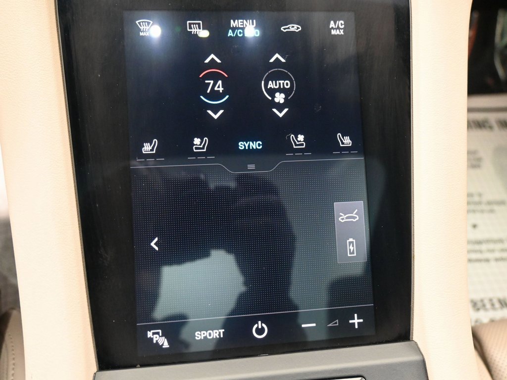 Used 2023 Porsche Taycan image 14