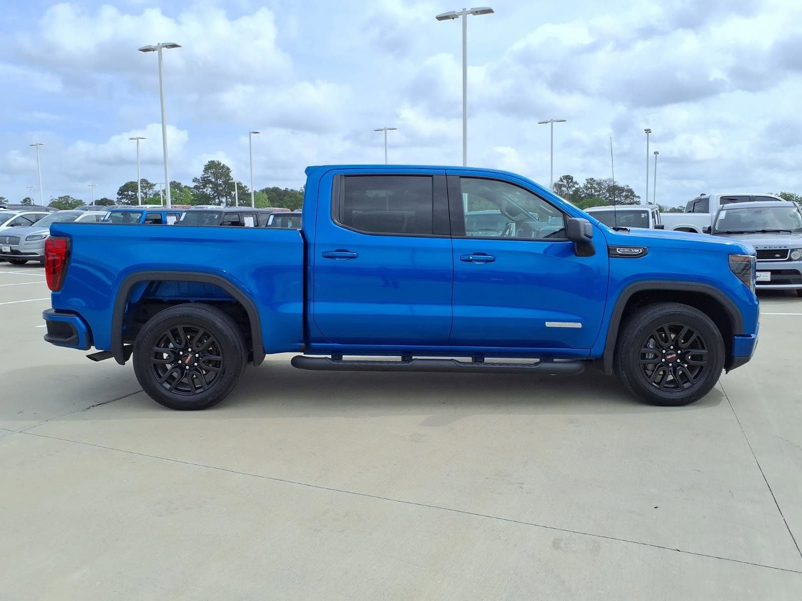 Used 2023 GMC Sierra 1500 Elevation RWD image 5