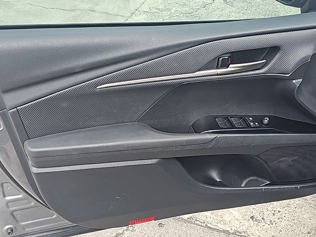 Used 2025 Toyota Camry SE image 8