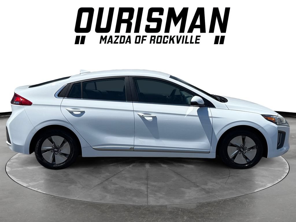 Used 2022 Hyundai Ioniq SE FWD image 7
