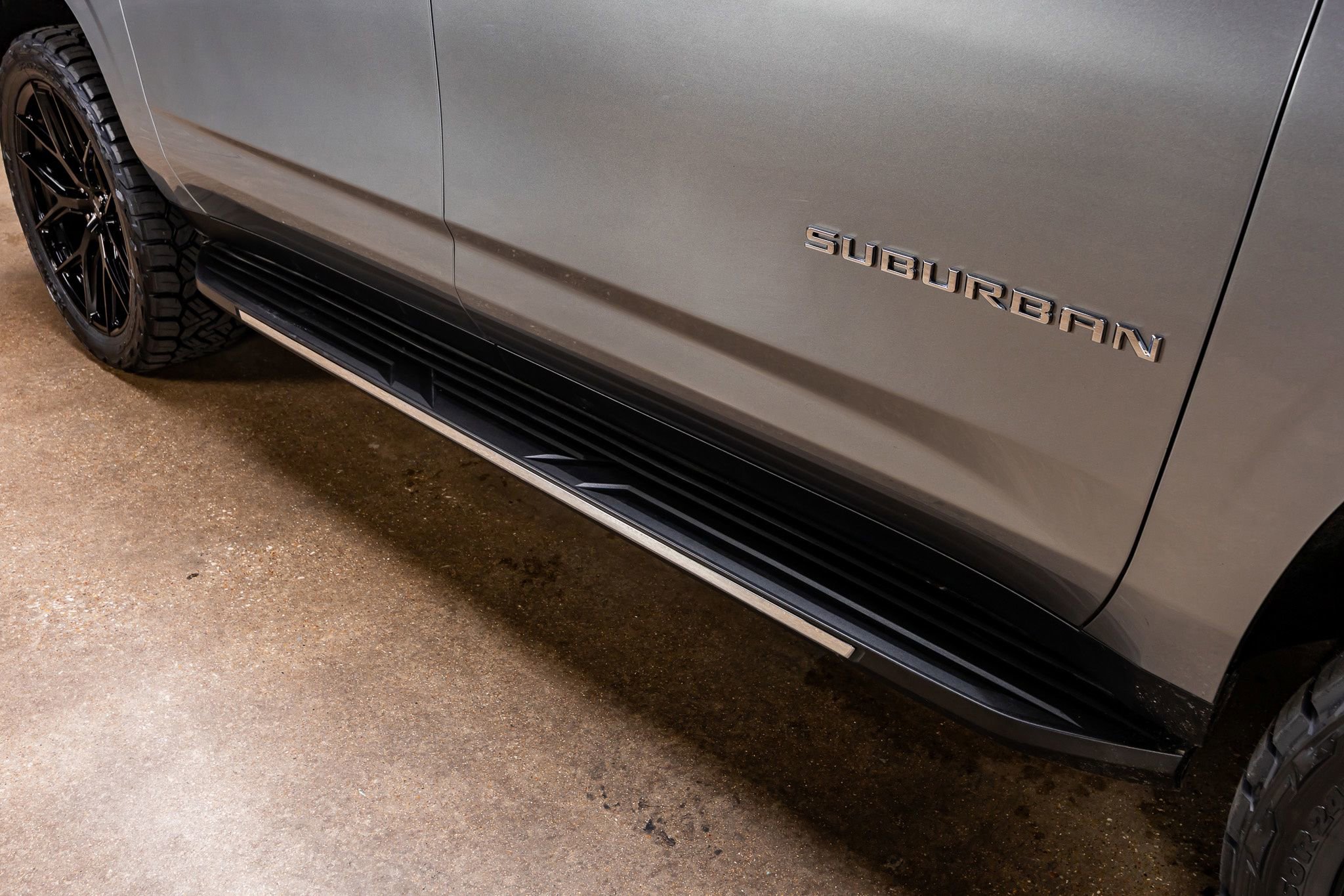 Used 2024 Chevrolet Suburban High Country w/ Advanced Technology Package AWD/4WD image 13