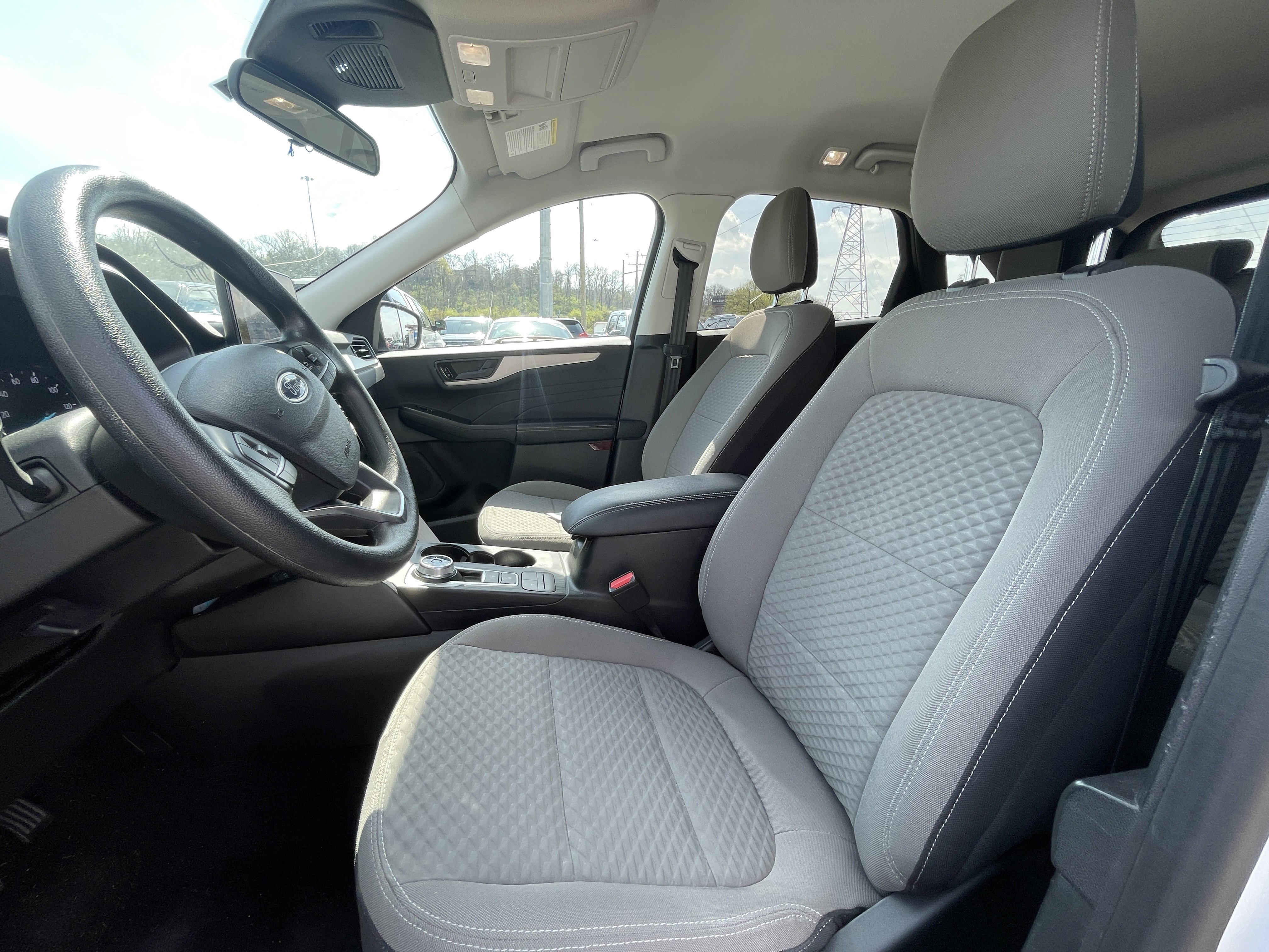 Used 2022 Ford Escape SE image 9