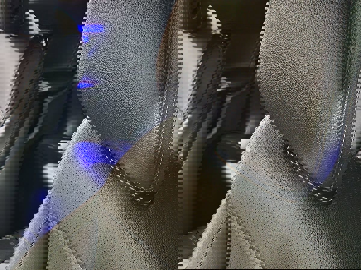 Used 2025 Mercedes-Benz GLC 300 4MATIC image 34