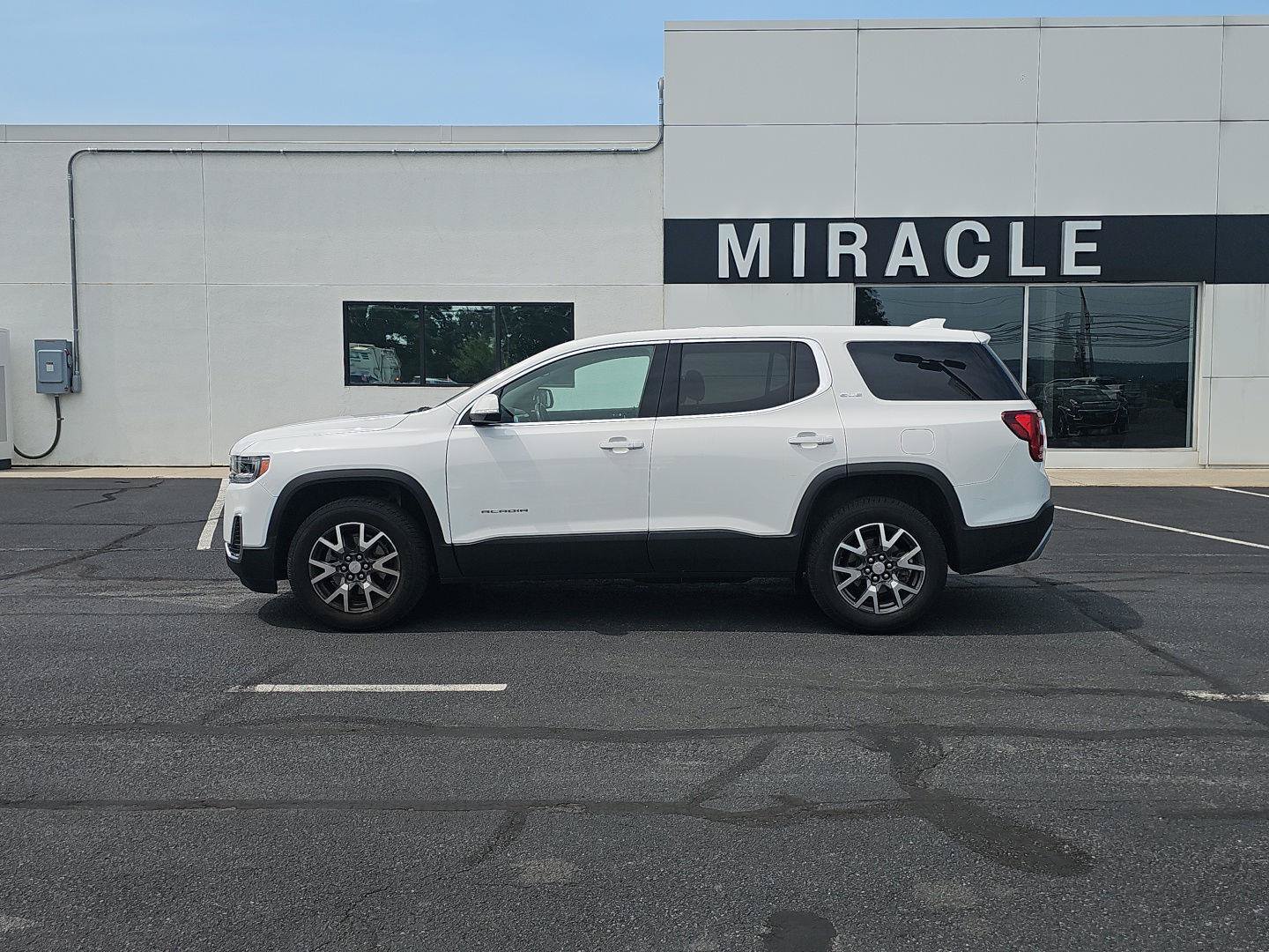 Used 2020 GMC Acadia SLE FWD image 8