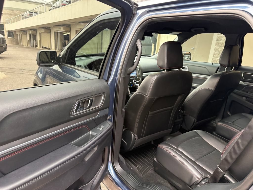 Used 2018 Ford Explorer Sport w/ Equipment Group 401A AWD/4WD image 25