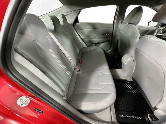 Used 2022 Hyundai Elantra SEL w/ Convenience Package FWD image 26