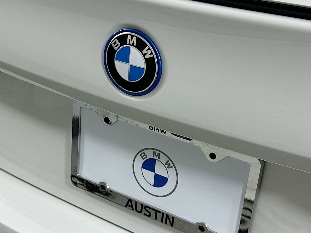 Used 2026 BMW 550e xDrive w/ Executive Package AWD/4WD image 22