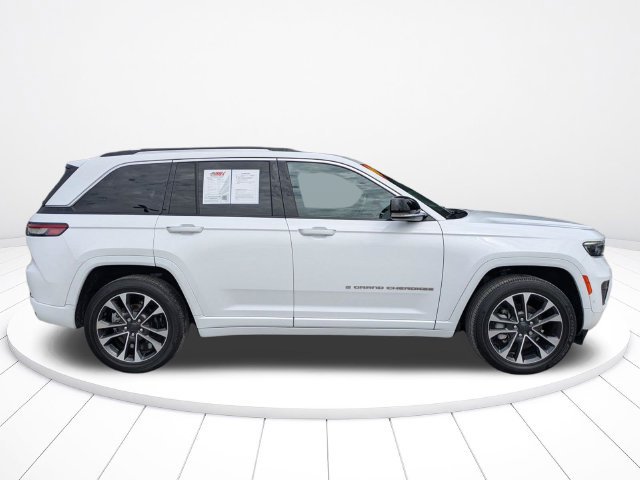Used 2022 Jeep Grand Cherokee Overland AWD/4WD image 3