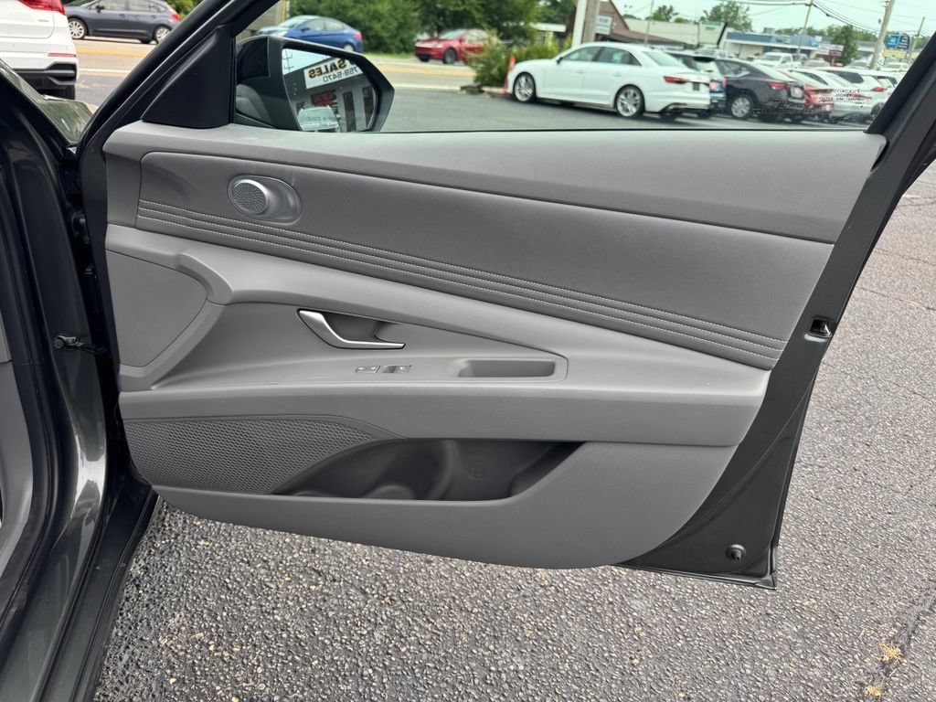 Used 2026 Hyundai Elantra Sport FWD image 31