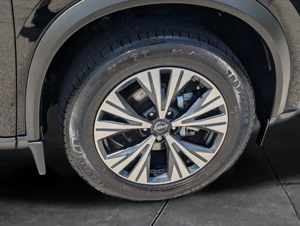 Used 2023 Nissan Rogue SV w/ SV Premium B Package FWD image 11