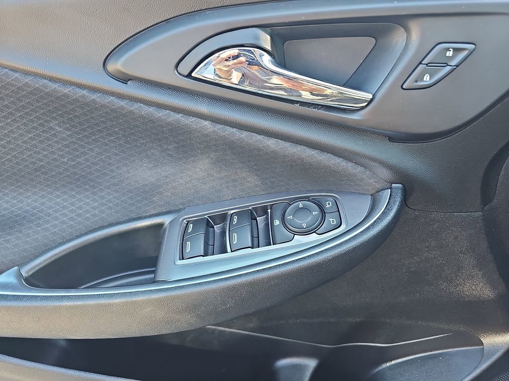 Used 2021 Chevrolet Malibu LT image 31