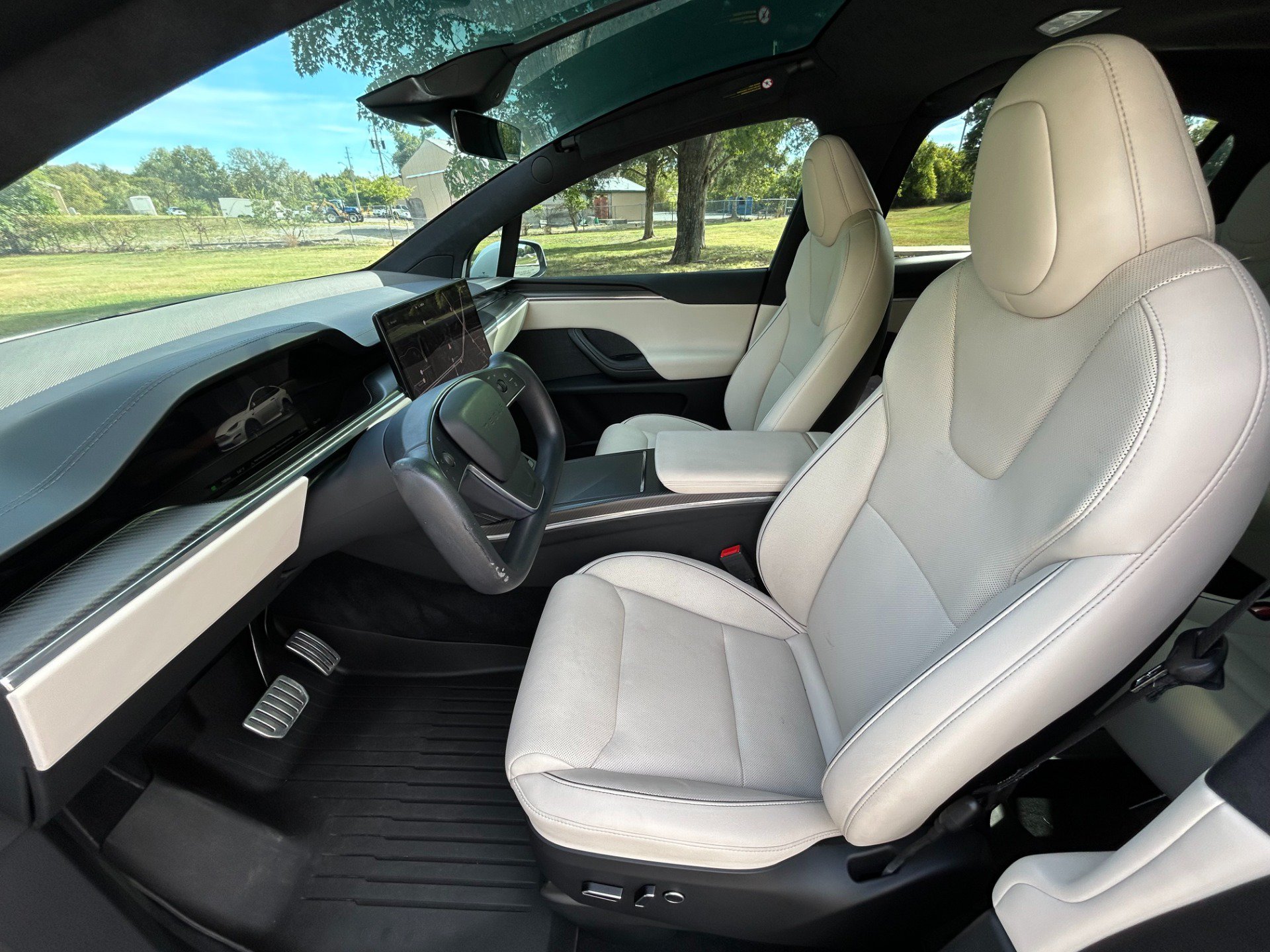 Used 2022 Tesla Model X Plaid AWD/4WD image 11