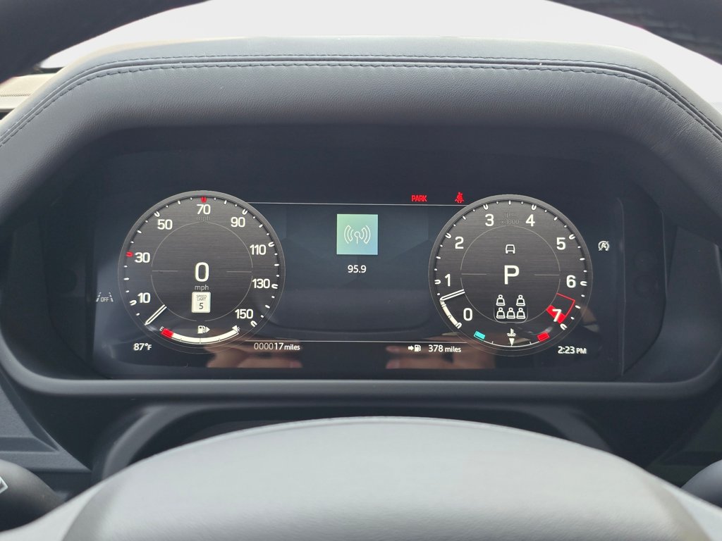 New 2026 Land Rover Defender 130 X-Dynamic SE AWD/4WD image 19