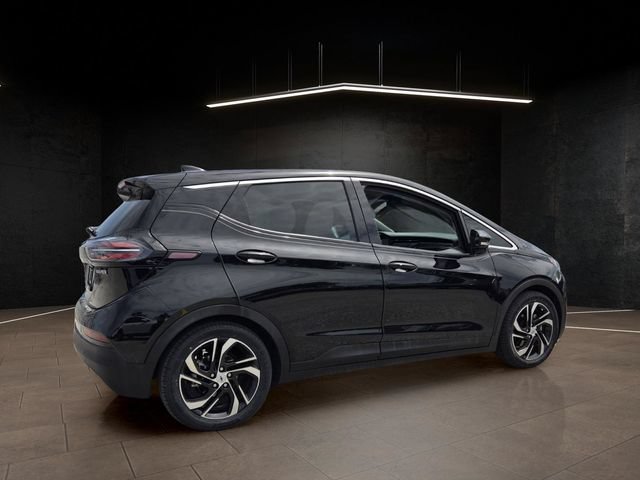 Used 2023 Chevrolet Bolt LT w/ Infotainment Package FWD image 7