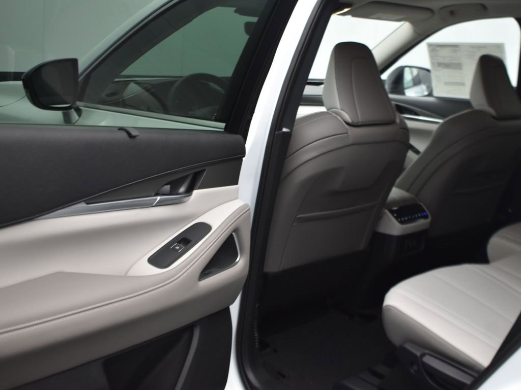 New 2026 INFINITI QX60 Luxe w/ Cargo Package image 13