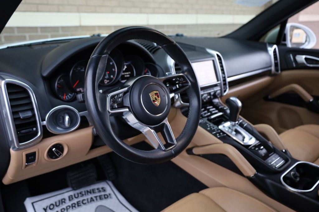 Used 2016 Porsche Cayenne image 13