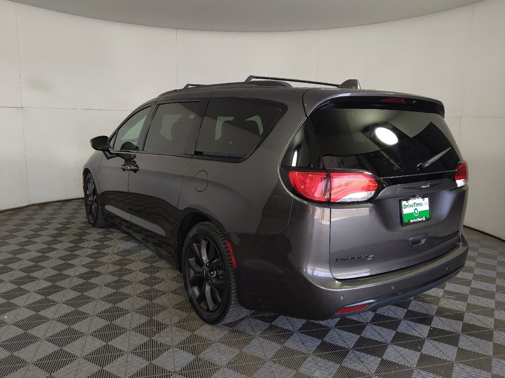 Used 2018 Chrysler Pacifica Limited w/ S Appearance Package FWD image 5