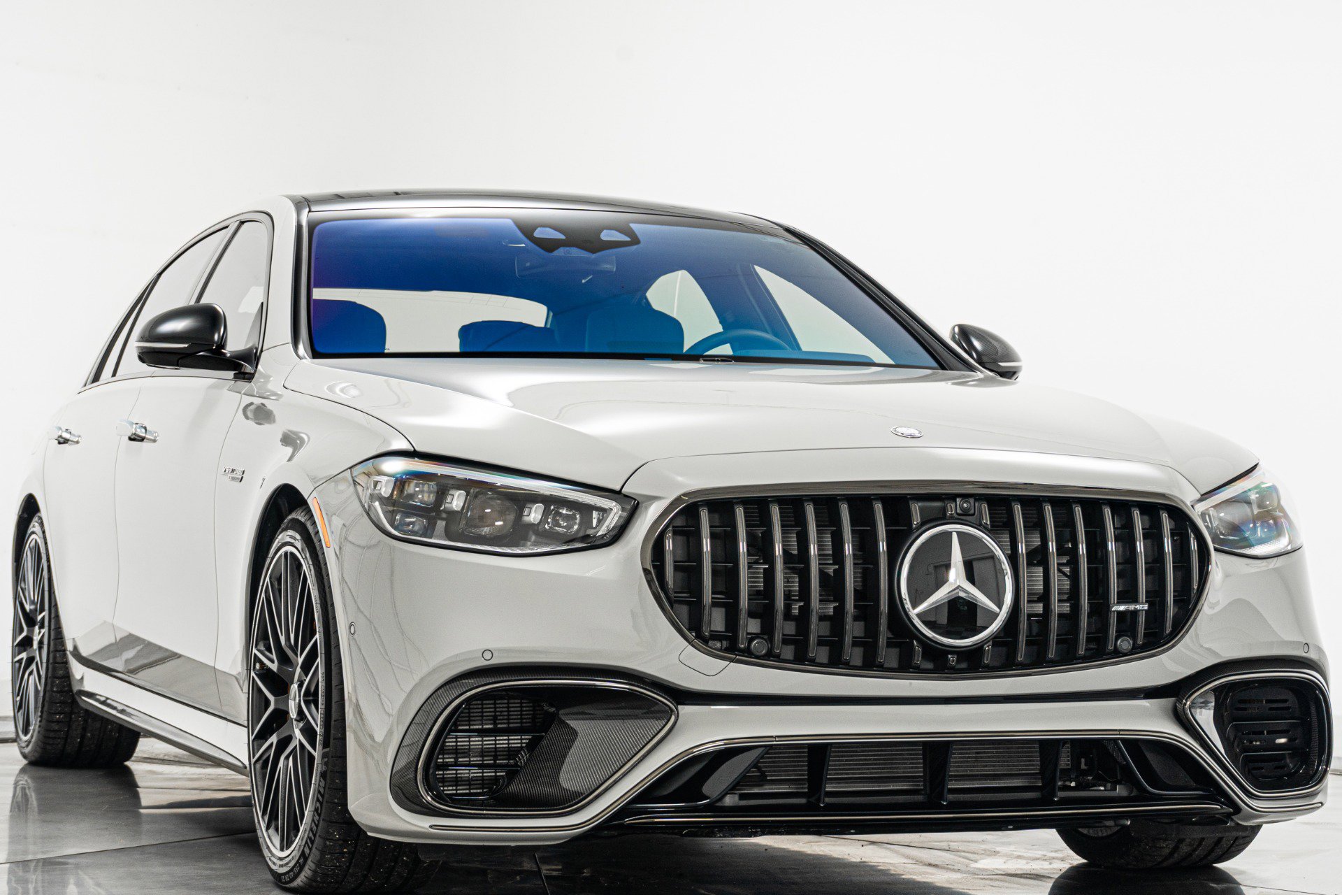 Used 2025 Mercedes-Benz S 63 AMG S image 3