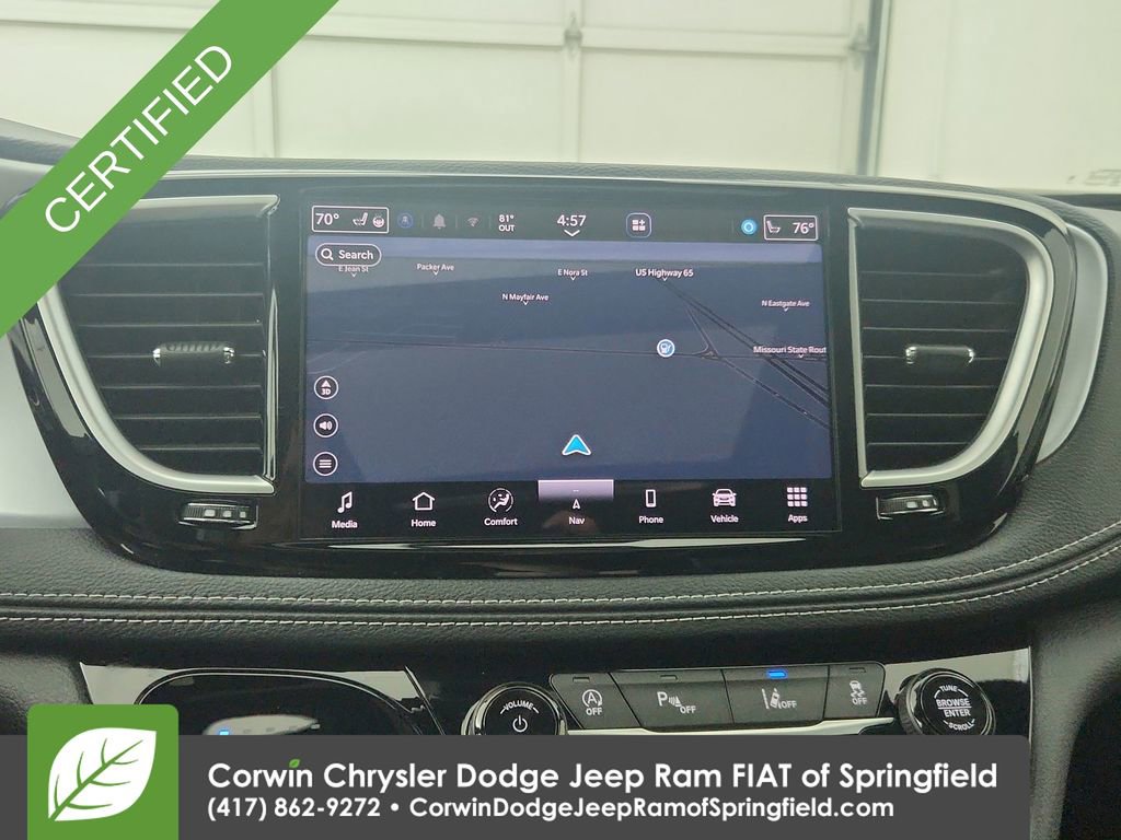 Certified 2025 Chrysler Pacifica Limited image 26