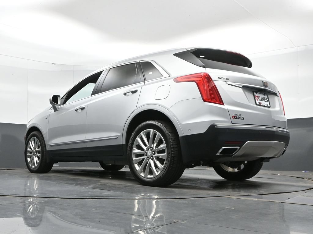 Used 2017 Cadillac XT5 Platinum w/ Driver Assist Package AWD/4WD image 46