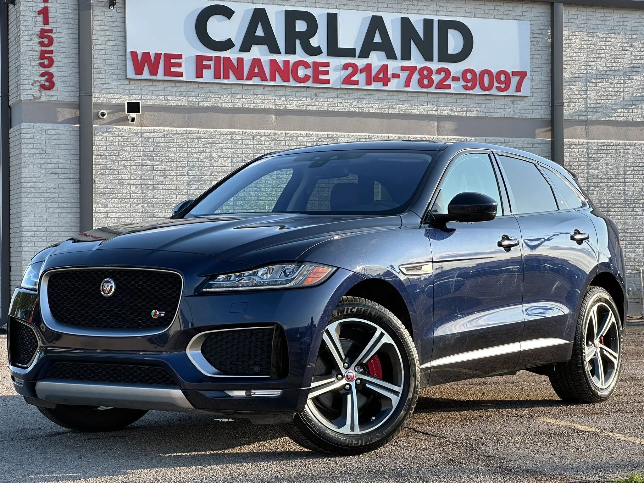 Used 2017 Jaguar F-PACE S AWD/4WD image 1