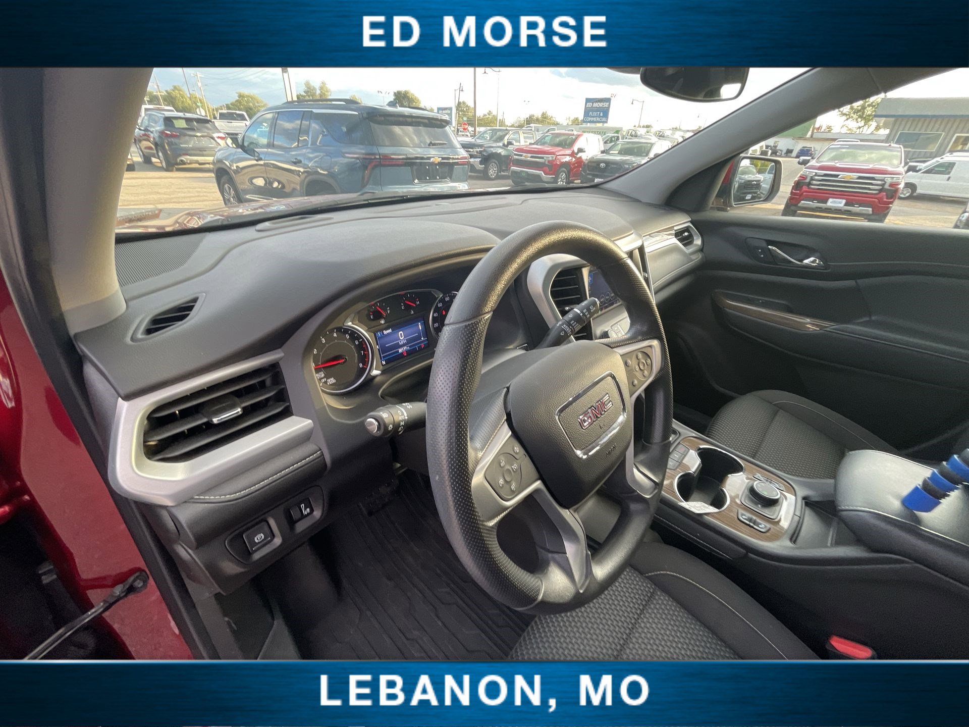 Used 2023 GMC Acadia SLE w/ Driver Convenience Package image 10