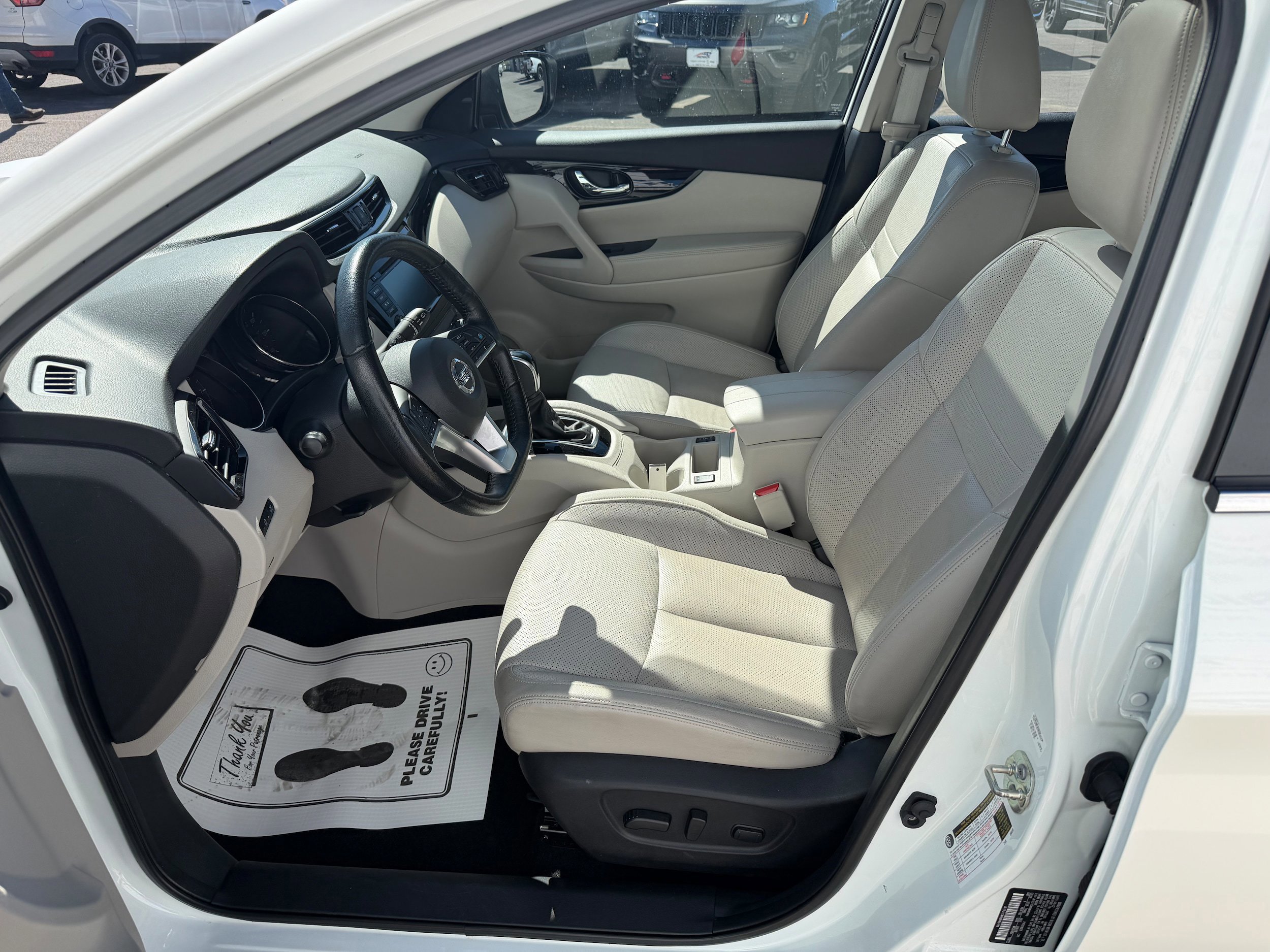 Used 2022 Nissan Rogue Sport SL w/ Premium Package AWD/4WD image 3