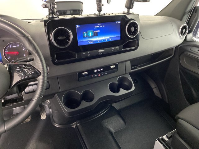 Used 2025 Mercedes-Benz Sprinter 2500 image 22