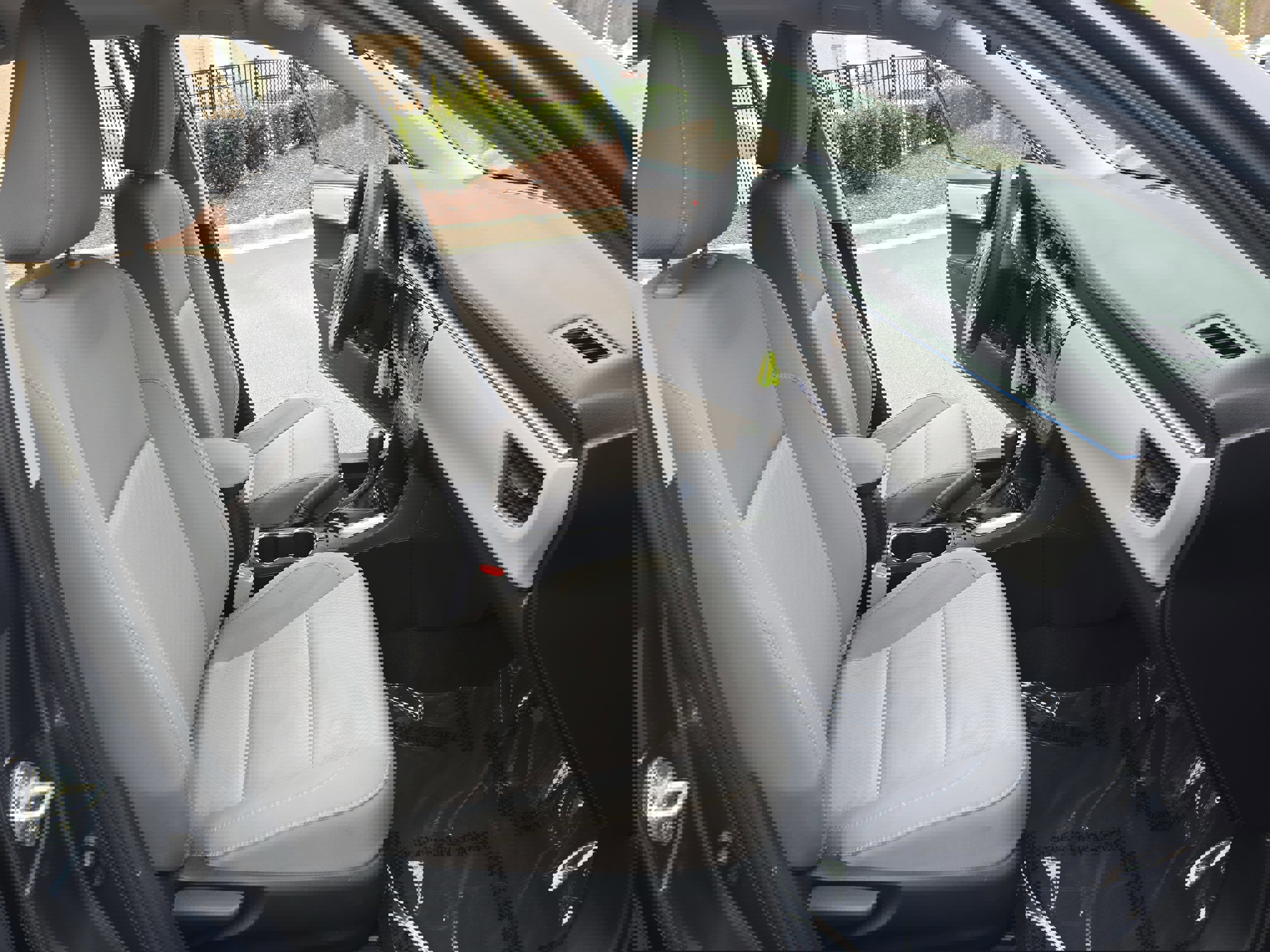 Used 2014 Toyota Corolla LE image 10