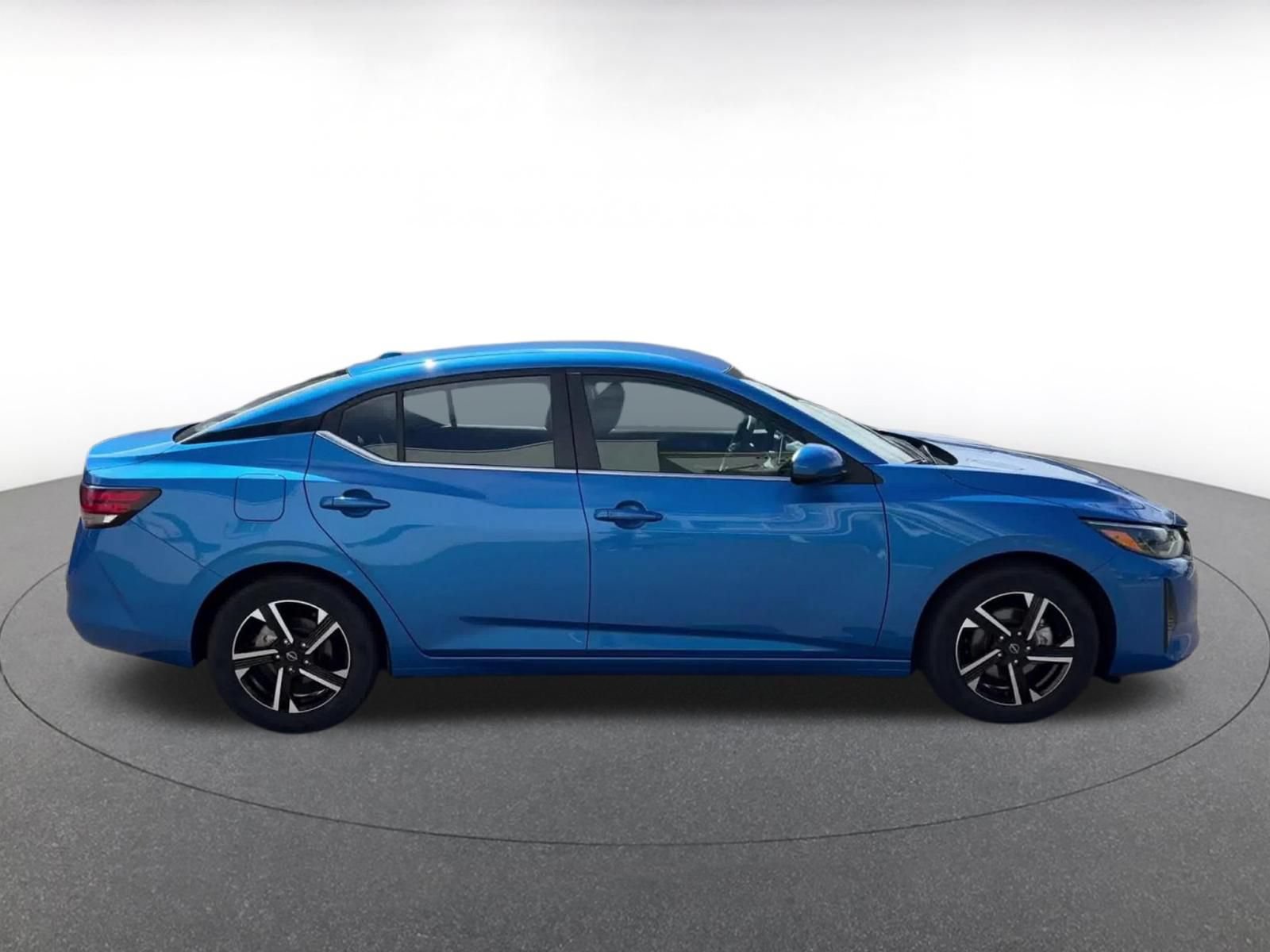 Used 2025 Nissan Sentra SV FWD image 13