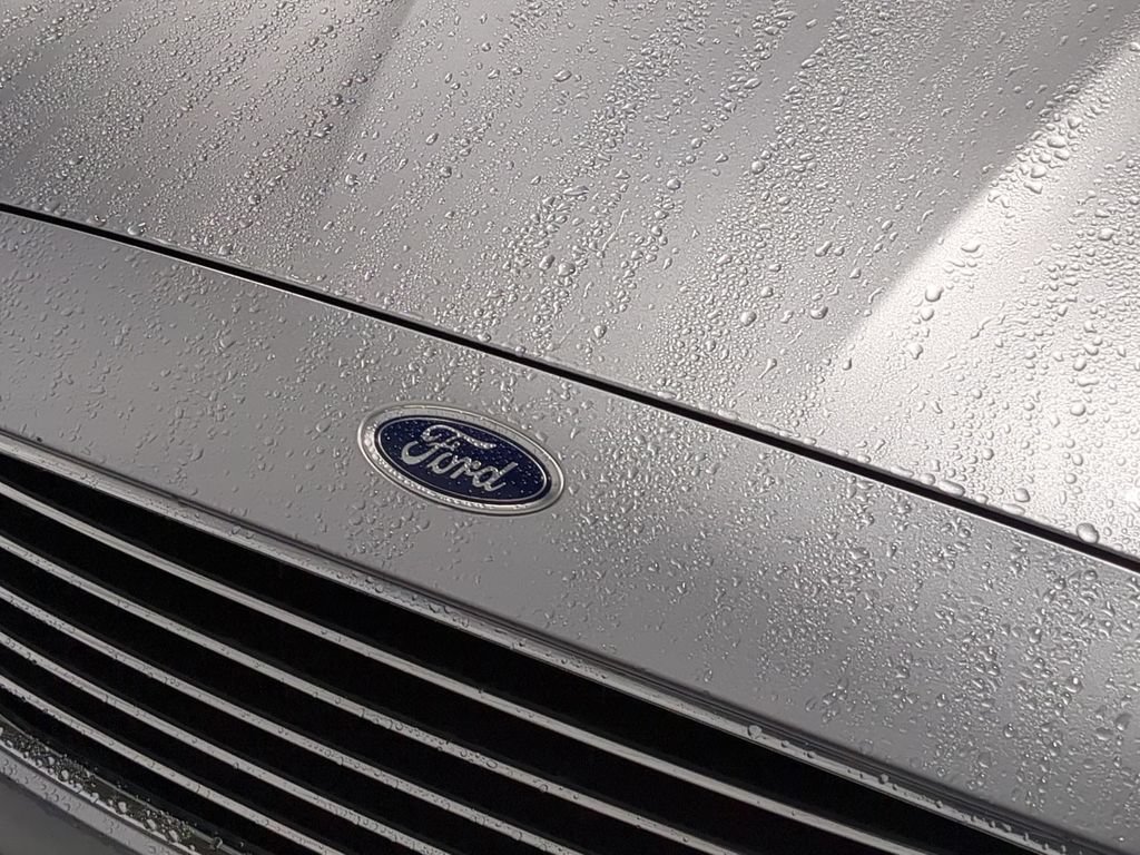 Used 2020 Ford Fusion SE FWD image 15
