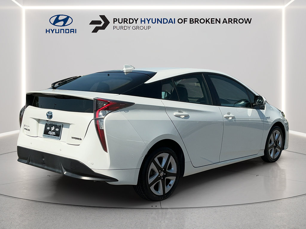 Used 2017 Toyota Prius Four Touring w/ Premium Convenience Package FWD image 3