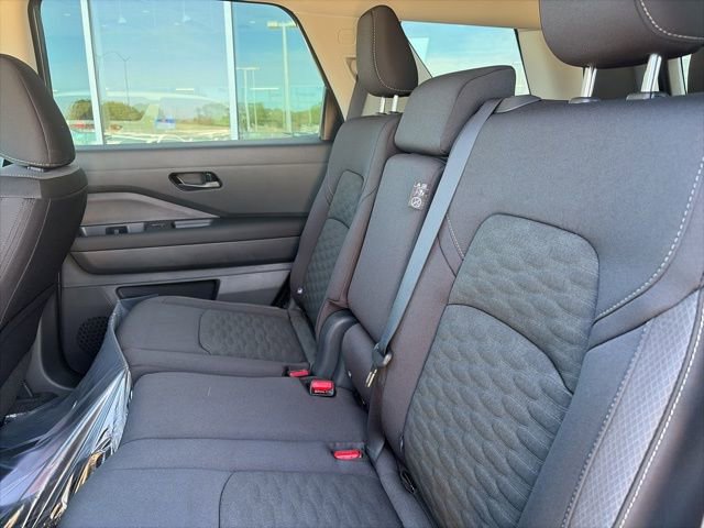 New 2026 Nissan Pathfinder SV image 18