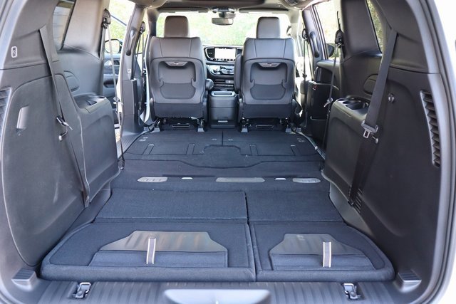 New 2026 Chrysler Pacifica Select image 40