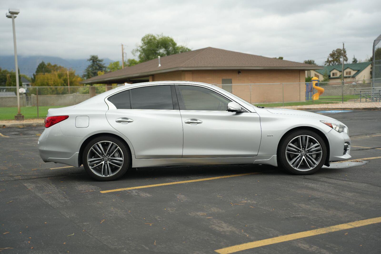 Used 2017 INFINITI Q50 Sport w/ Driver Assistance Package AWD/4WD image 6