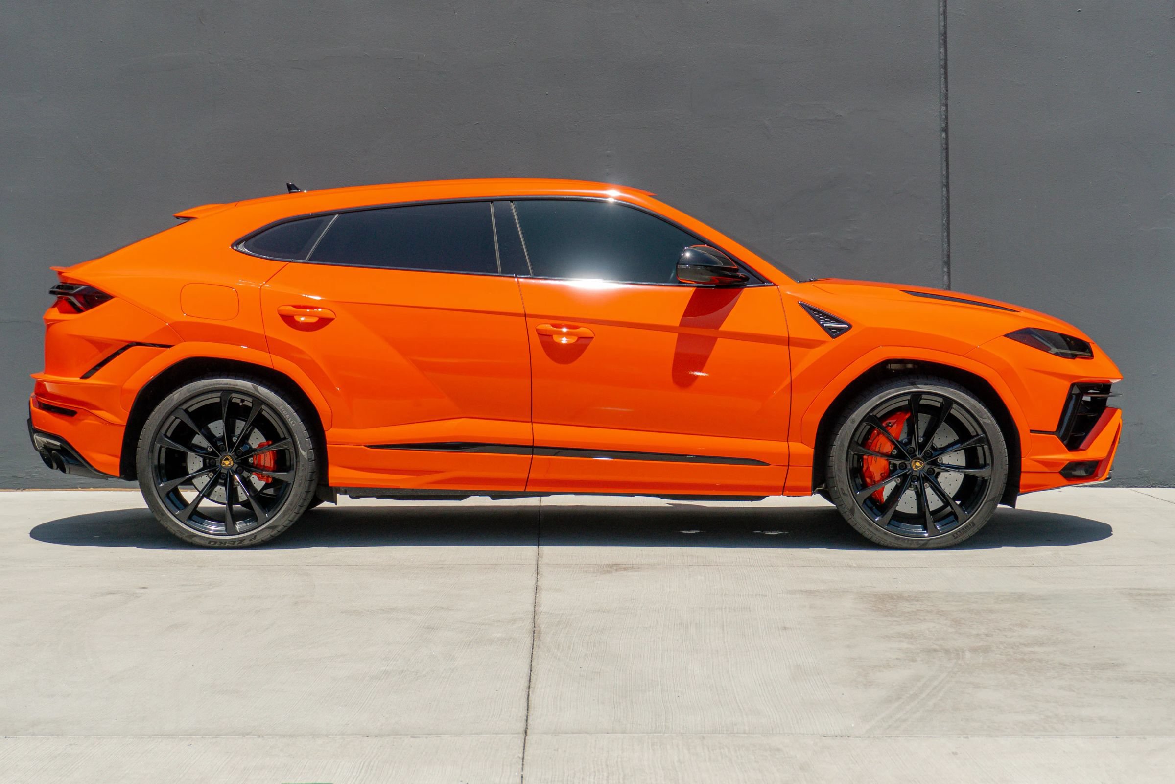 Used 2023 Lamborghini Urus S AWD/4WD image 6