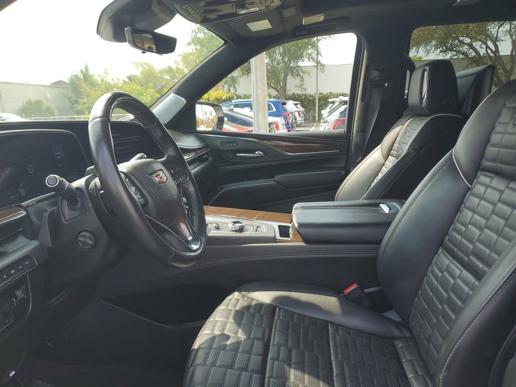 Used 2023 Cadillac Escalade Sport Platinum w/ LPO, ONYX Package image 21
