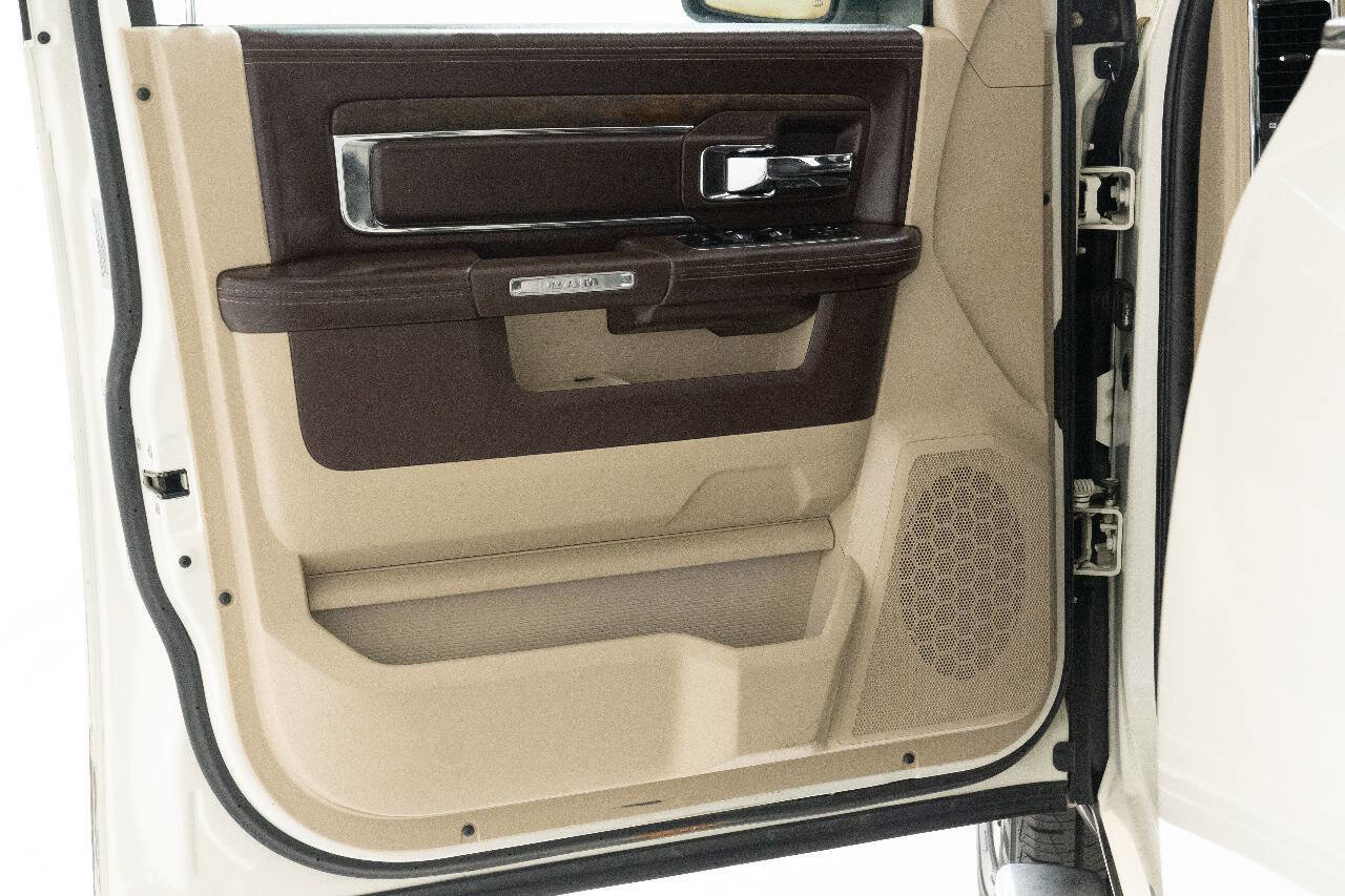Used 2017 RAM 1500 Laramie Longhorn RWD image 19