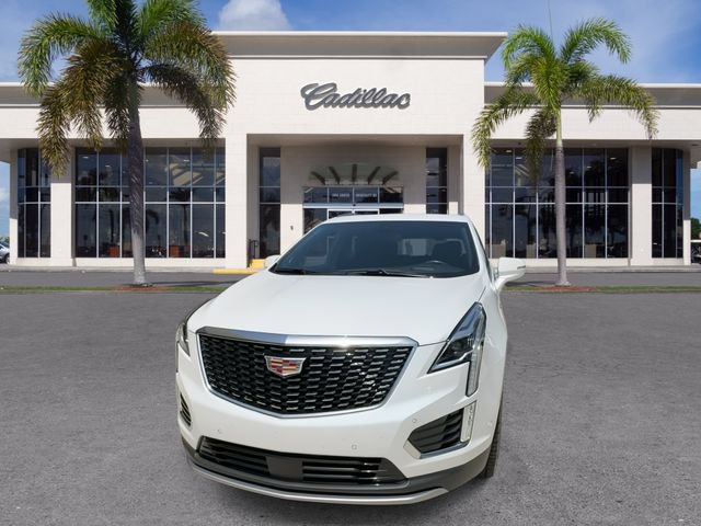 Certified 2024 Cadillac XT5 Premium Luxury w/ Technology Package FWD image 4