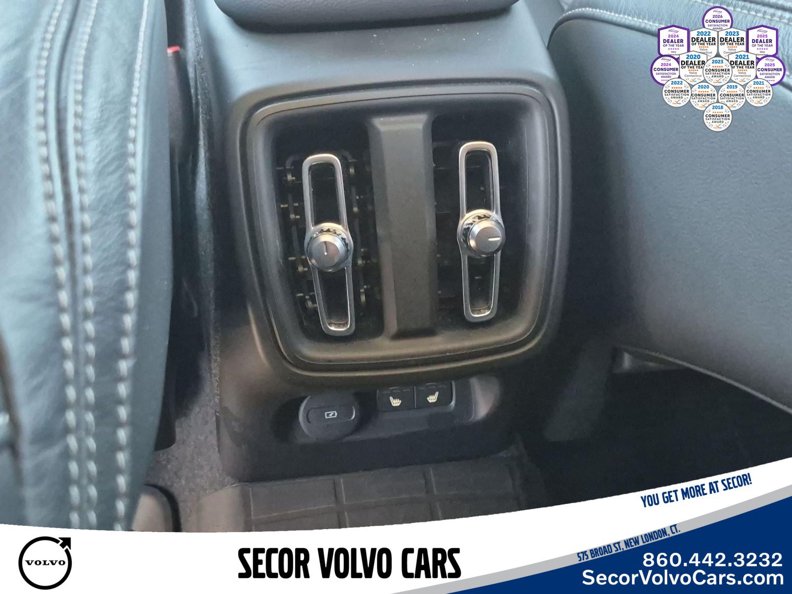 Certified 2023 Volvo XC40 B5 Plus w/ Protection Package Premier AWD/4WD image 19