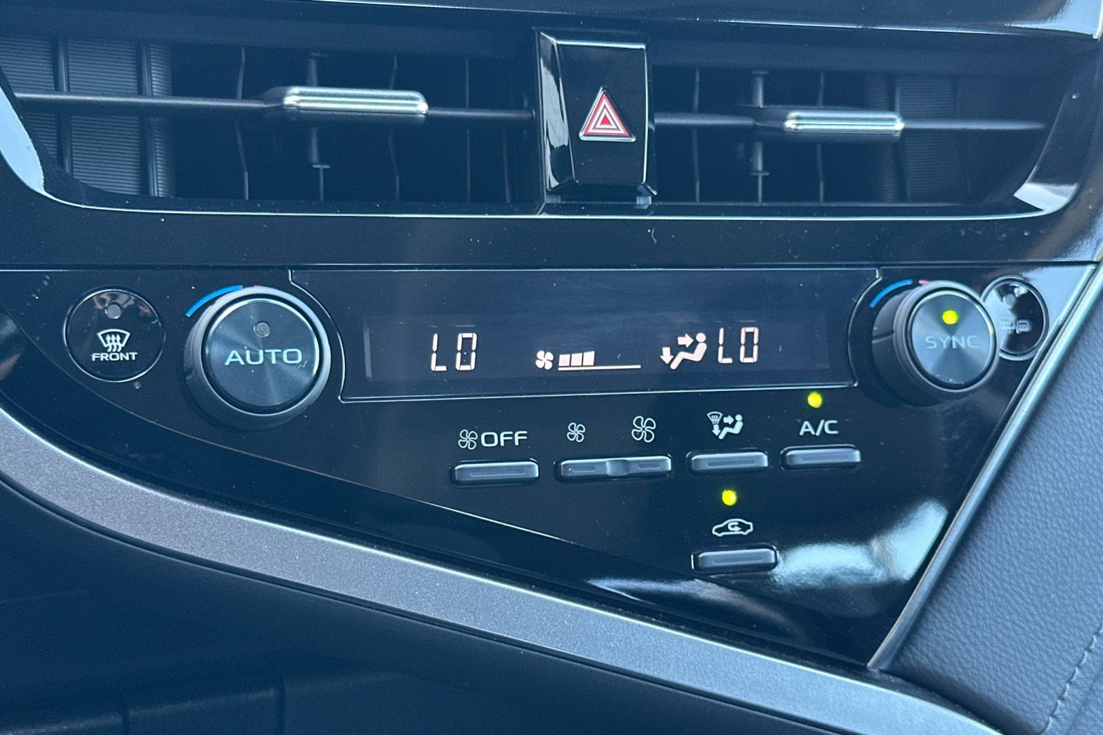 Used 2023 Toyota Camry LE w/ Convenience Package image 23