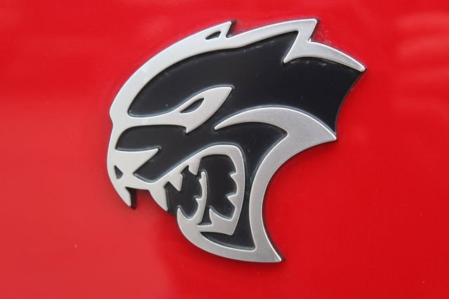Used 2016 Dodge Challenger SRT Hellcat image 19