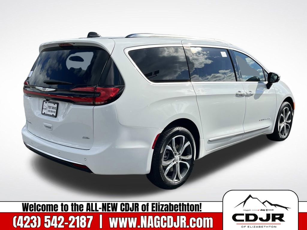 New 2026 Chrysler Pacifica Pinnacle video 3