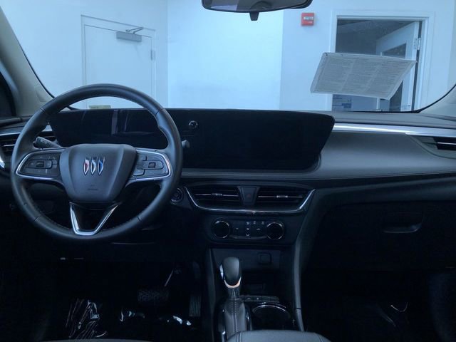 Used 2025 Buick Encore GX Preferred AWD/4WD image 18