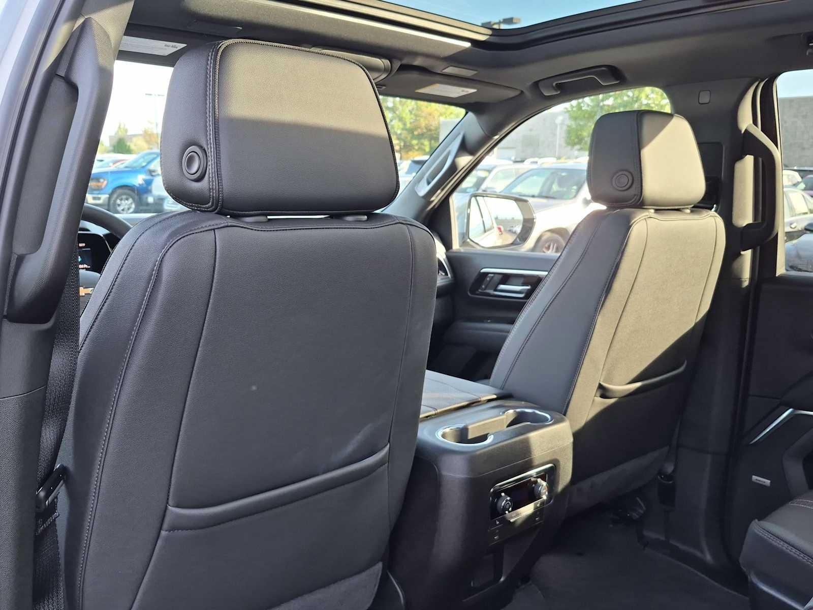 Used 2025 Chevrolet Tahoe High Country w/ Sun And Tow Package AWD/4WD image 19