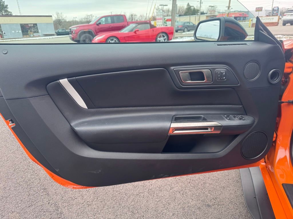 Used 2020 Ford Mustang Shelby GT500 w/ Technology Package image 11